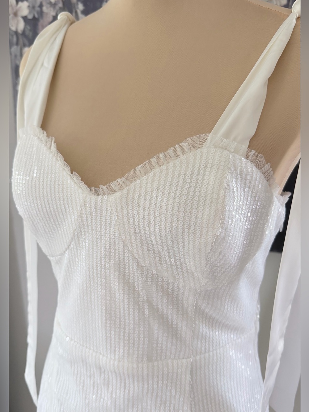 NWT Lulus White Sequin Tie-Shoulder Sweetheart Mini Dress Medium - Picture 6 of 12
